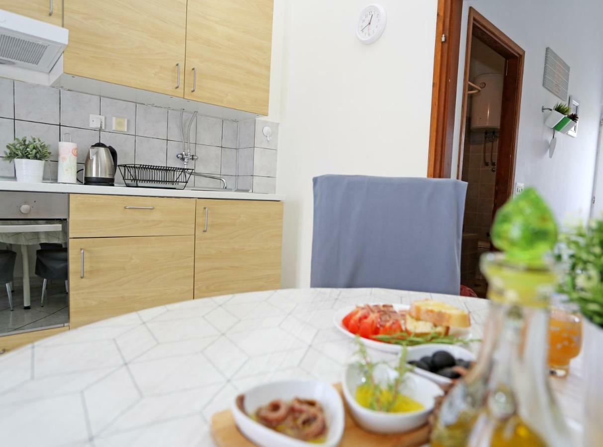 Apartments Tona Zaboric Exterior photo