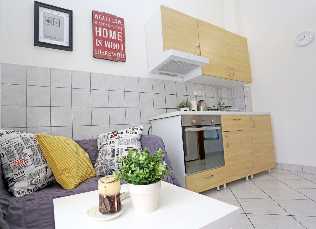 Apartments Tona Zaboric Exterior photo